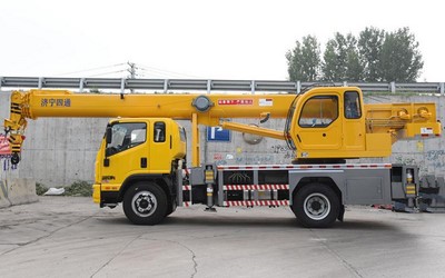 Camion-grue 12T, STSQ12C