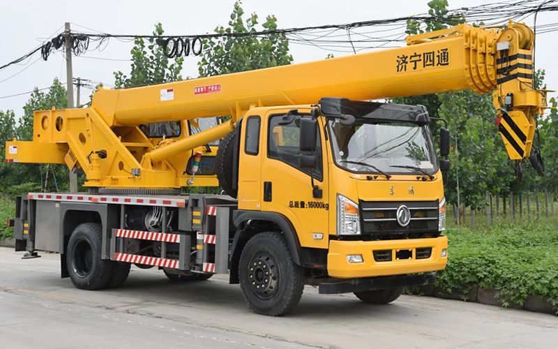 Camion-grue 12T, STSQ12DF