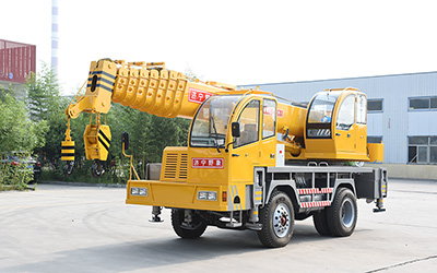 Grue télescopique sur camion 16T, STSQ16D