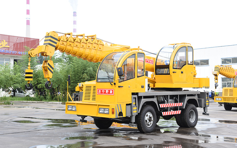 Camion-grue 8T, STSQ8D