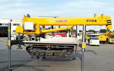 Grue télescopique sur chenilles