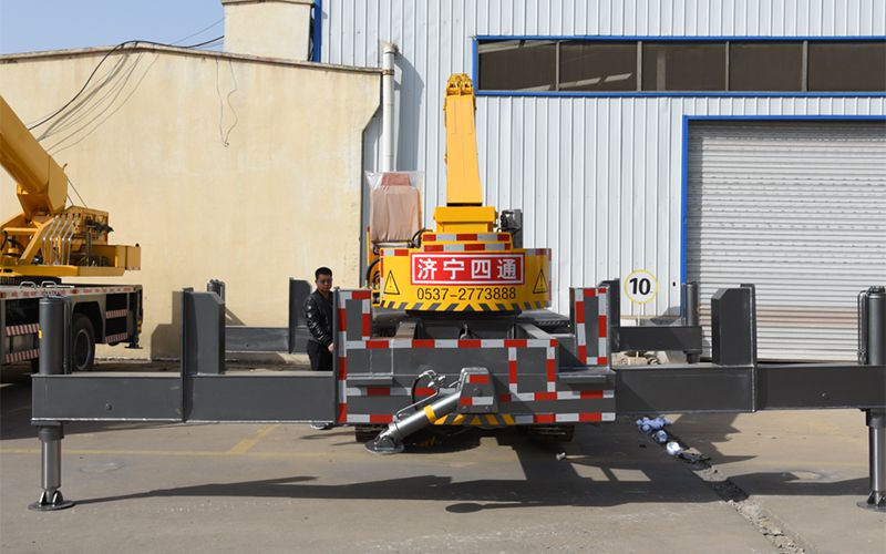 Grue télescopique sur chenilles 6T, STSQ6L