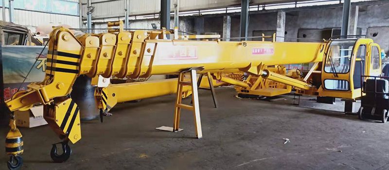 Grue à flèche télescopique 16T, STSQ16C