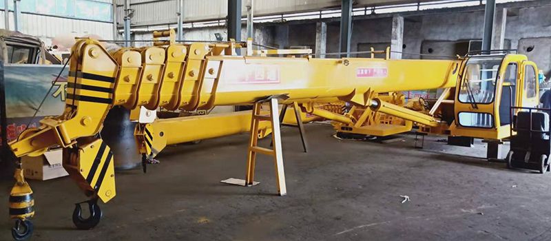 Grue à flèche télescopique 18T, STSQ18C